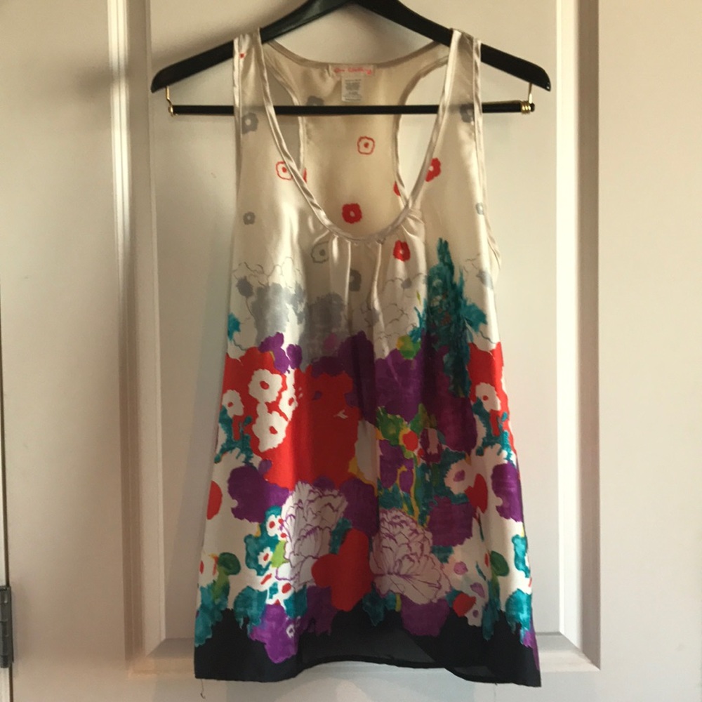 Floral loose tank top.